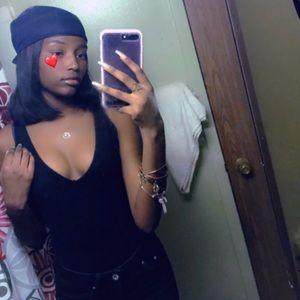 Meet your Posher, Mesha